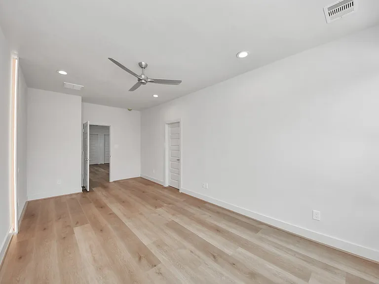 13104 Moncloa Dr — Photo 10