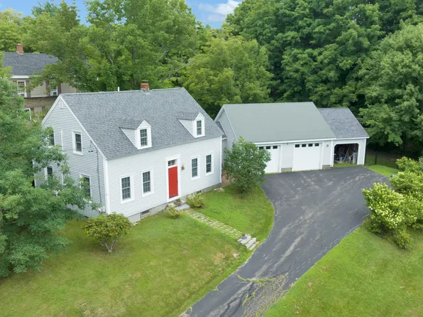 15 Bowman Street, Farmingdale, ME 04344