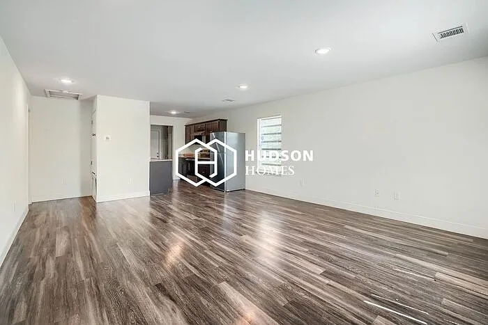 90 N Florida St — Photo 3