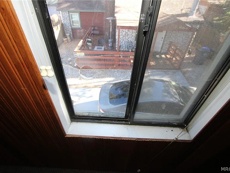 535 Badger Ln — Photo 20