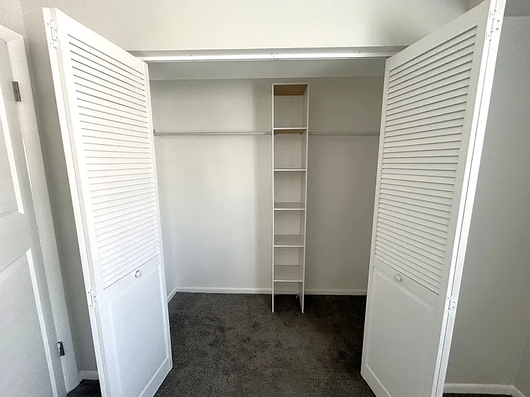 Second bedroom large closet space