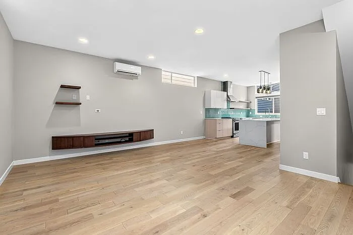 7325 Bainbridge Pl SW — Photo 16
