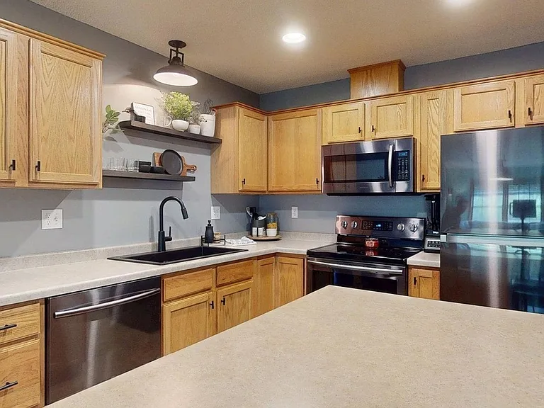 3057 Venice Ln NW — Photo 6