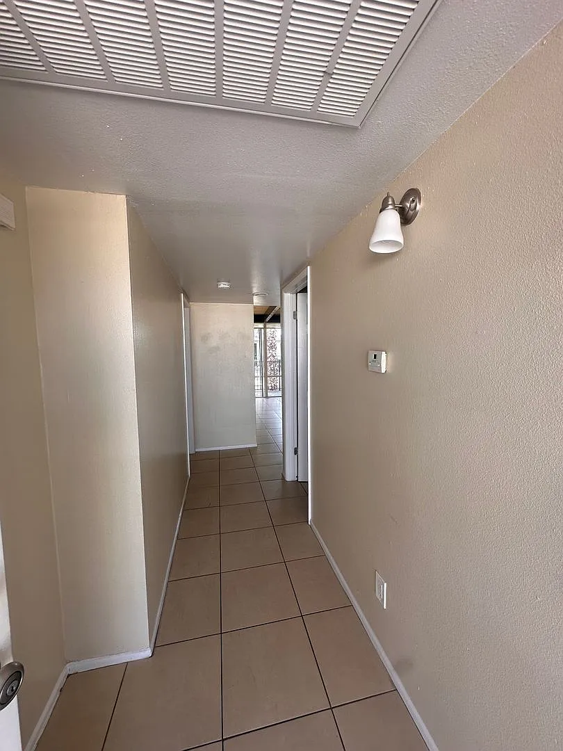 1820 W Mulberry Dr — Photo 3