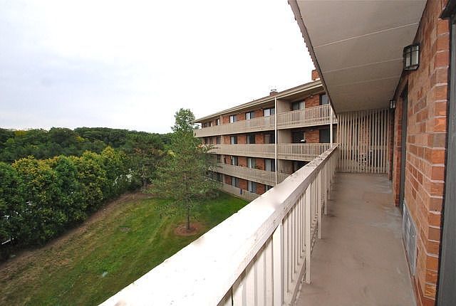 1st image of 1600 Wedgewood Dr APT 303