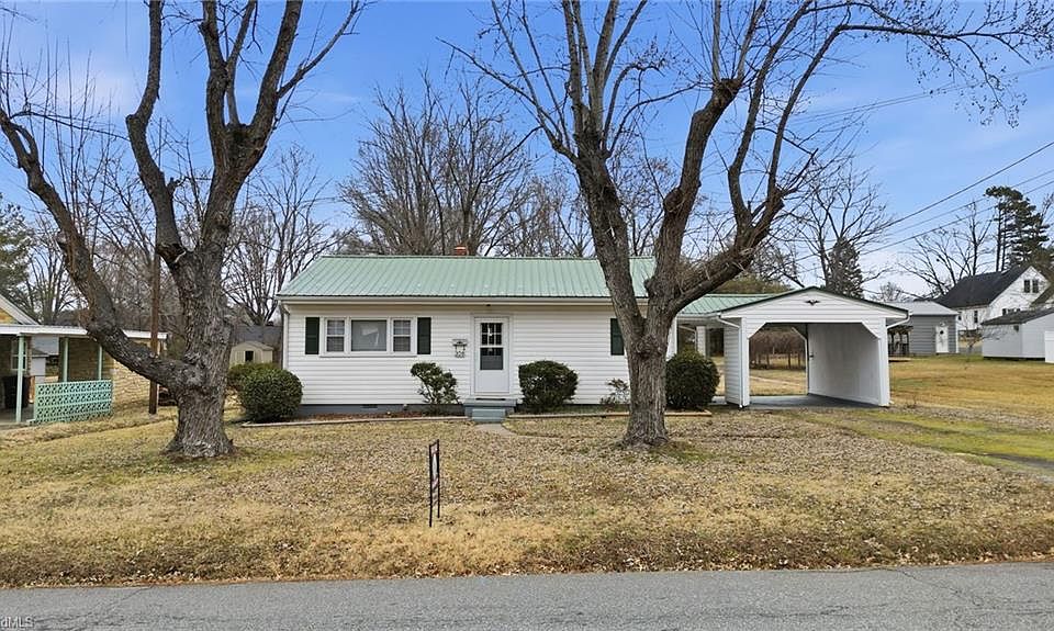 1st image of 308 Walter Chambers St