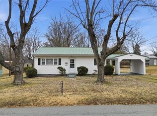 308 Walter Chambers St, Eden, NC 27288