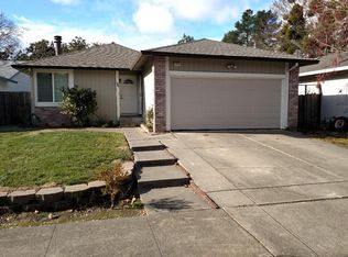1019 Markham Pl, Santa Rosa, CA 95401