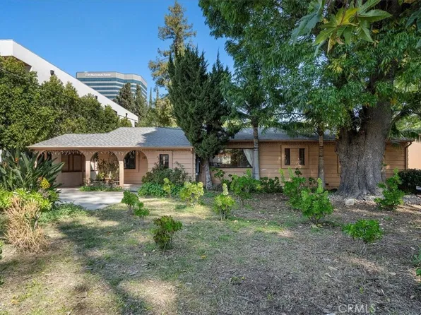 15227 Greenleaf St, Sherman Oaks, CA 91403