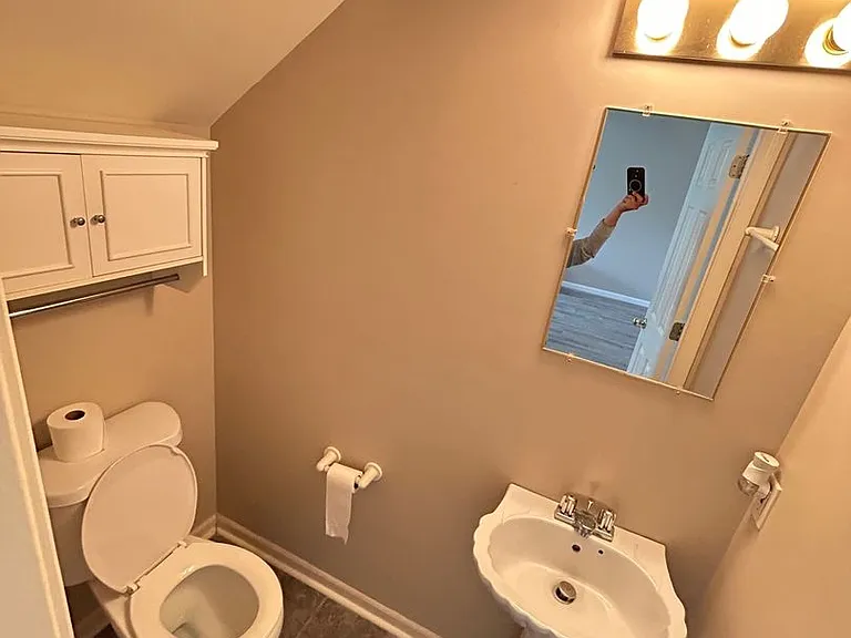 211 Greenbriar Dr — Photo 6