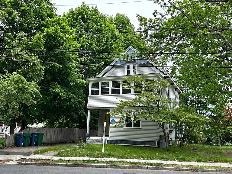 263 Auburndale Ave — Photo 1