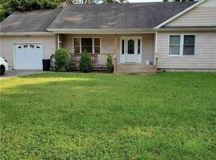 10 Lacrosse Rd, Mastic Beach, NY 11951