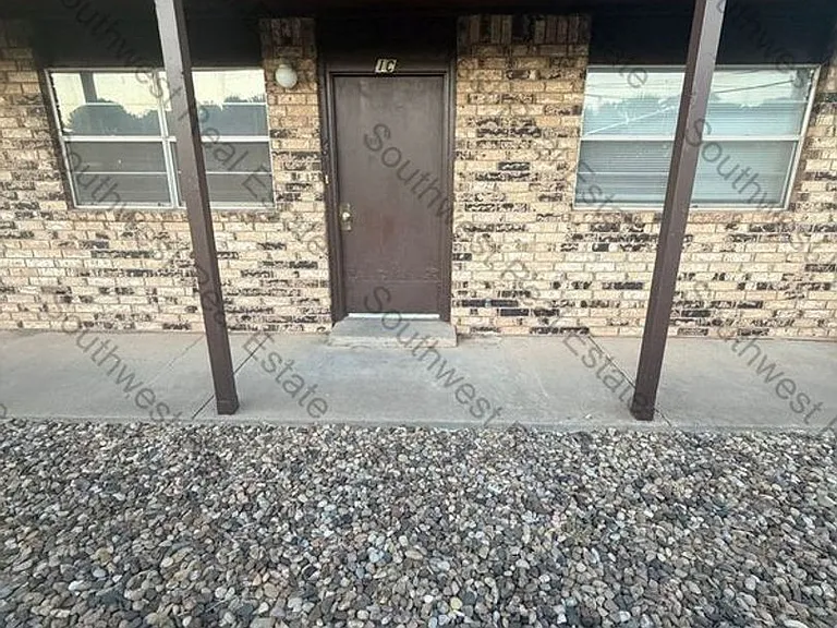 2101 Fred Daugherty — Photo 2