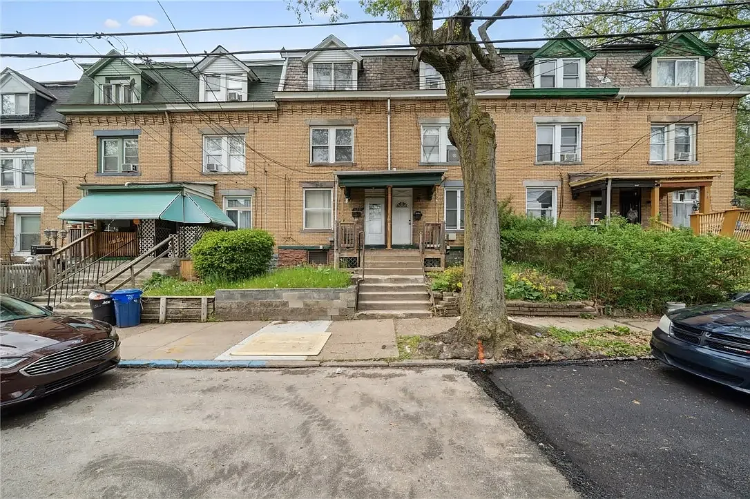 4 bed, 1625 sqft, $699 — Photo 1