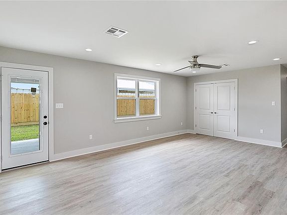 3rd image of 3308 Mumphrey Rd