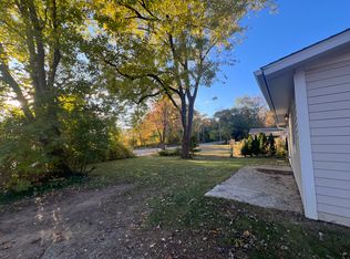 10467 Nine Mile Rd, Whitmore Lake, MI 48189