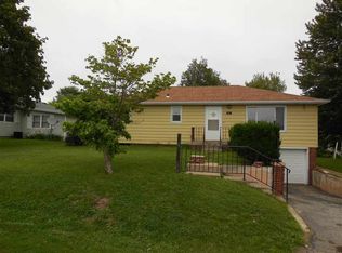 303 S Kerlin Dr, Mackinaw, IL