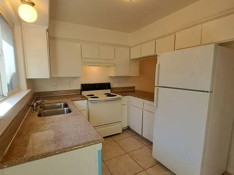 4781 E Ashlan Ave — Photo 3