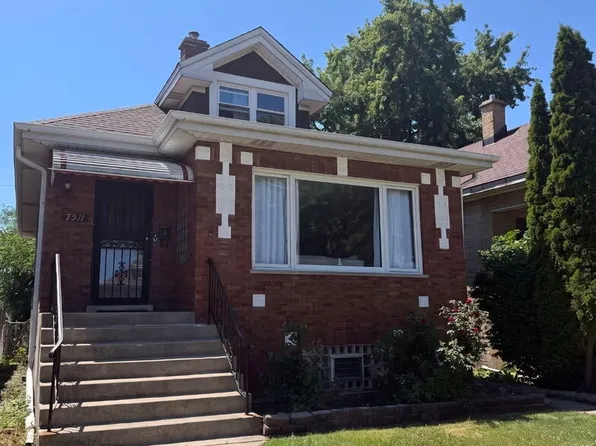 7911 W Oakleaf Ave, Elmwood Park, IL 60707