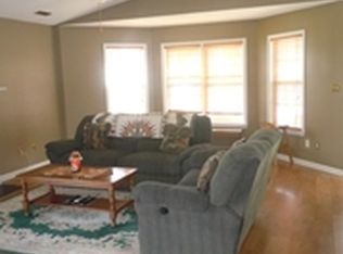 424 Boysenberry Ln, Hubert, NC 28539