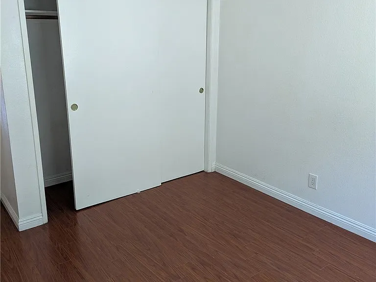 2105 Mathews Ave #10 — Photo 14