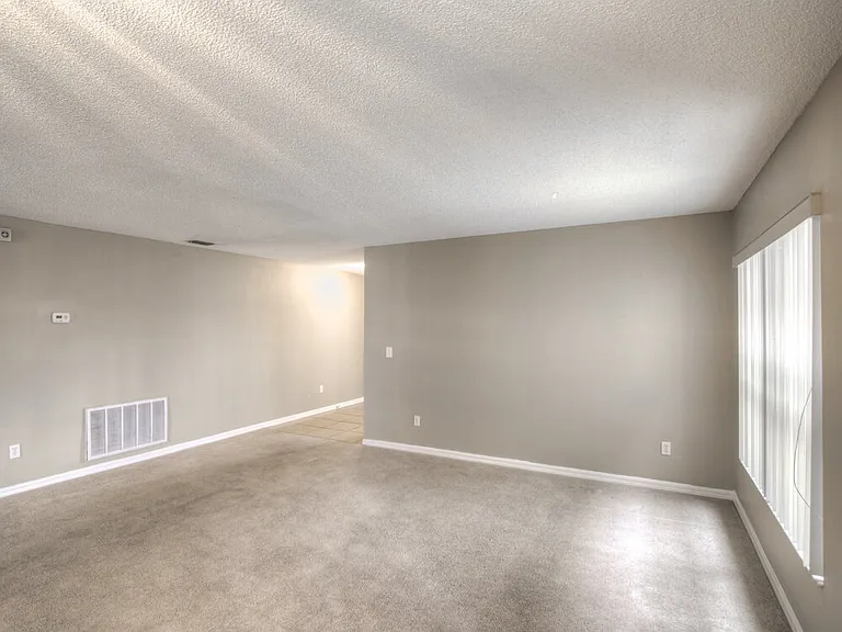 12916 Los Alamitos Court — Photo 3