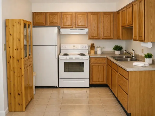 560 Lawrence Ave APT 211, Roselle, IL 60172