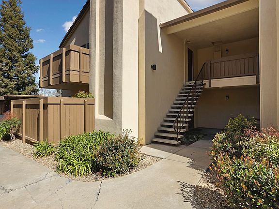 3rd image of 3701 Colonial Dr