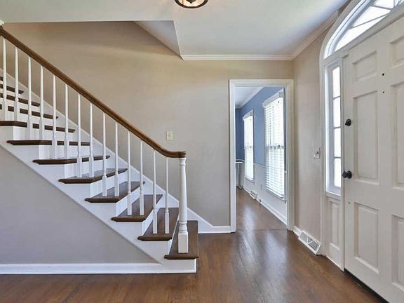 3rd image of 1149 Regency Dr