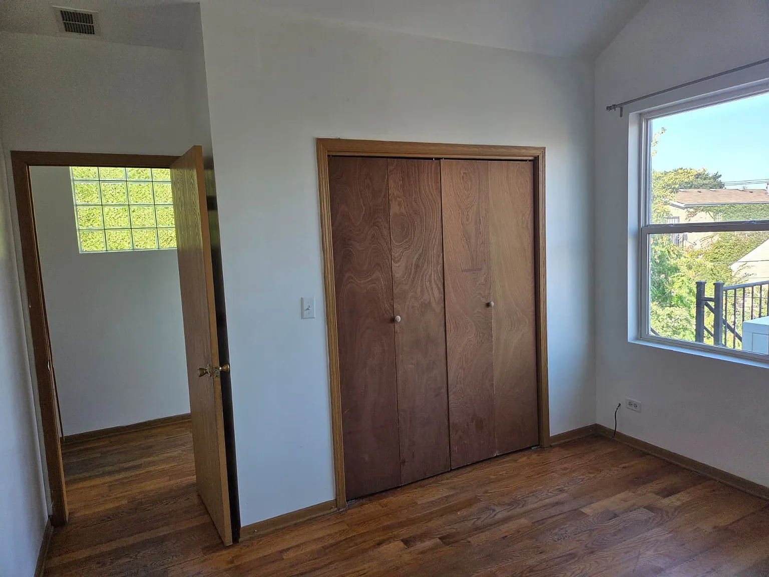 1259 South Kolin Avenue - 3 — Photo 3