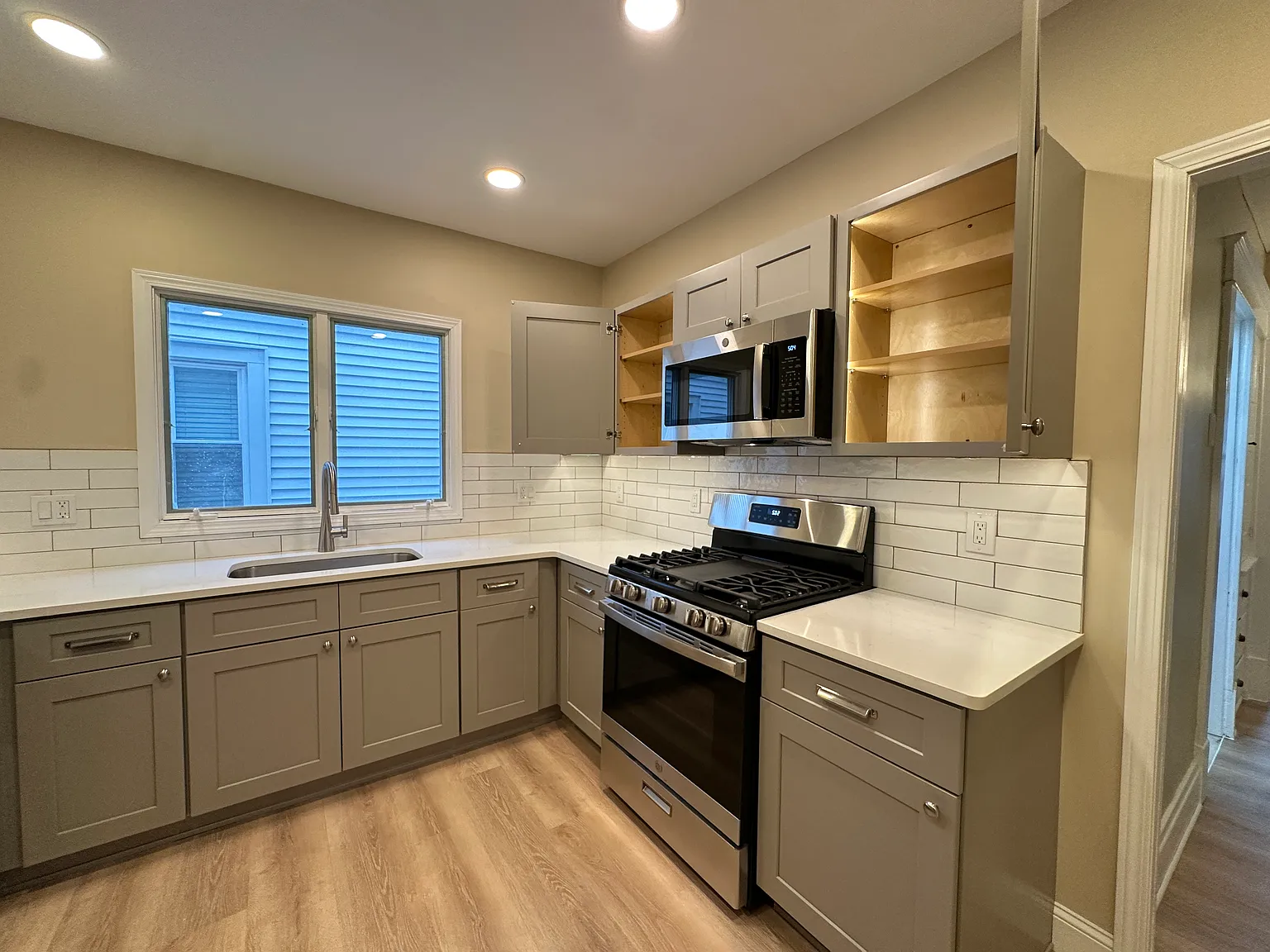 3 bed, 1450 sqft, $1,950 — Photo 3