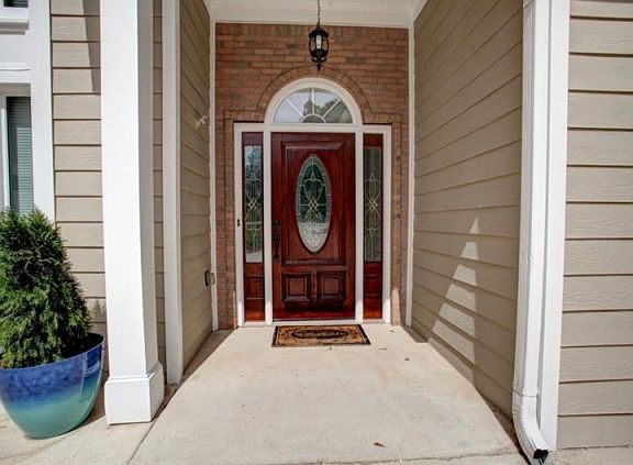 3rd image of 221 Allison Dr