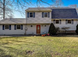 12 Highland Down, Shoreham, NY 11786