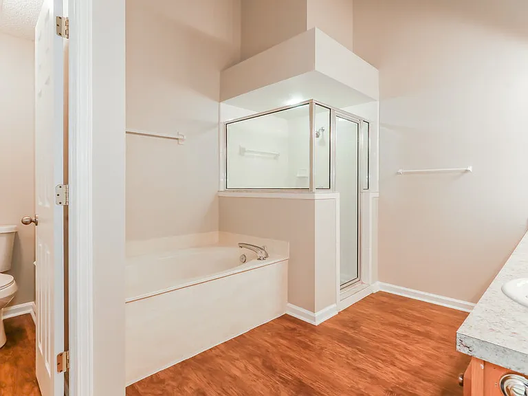 1829 Northglen Cir — Photo 7
