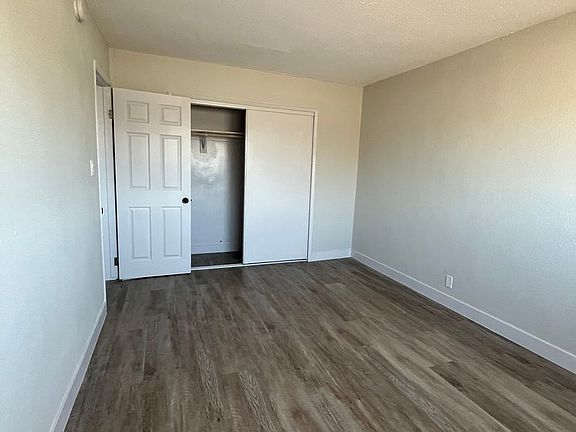 4th image of 1324 W 93rd St APT 7