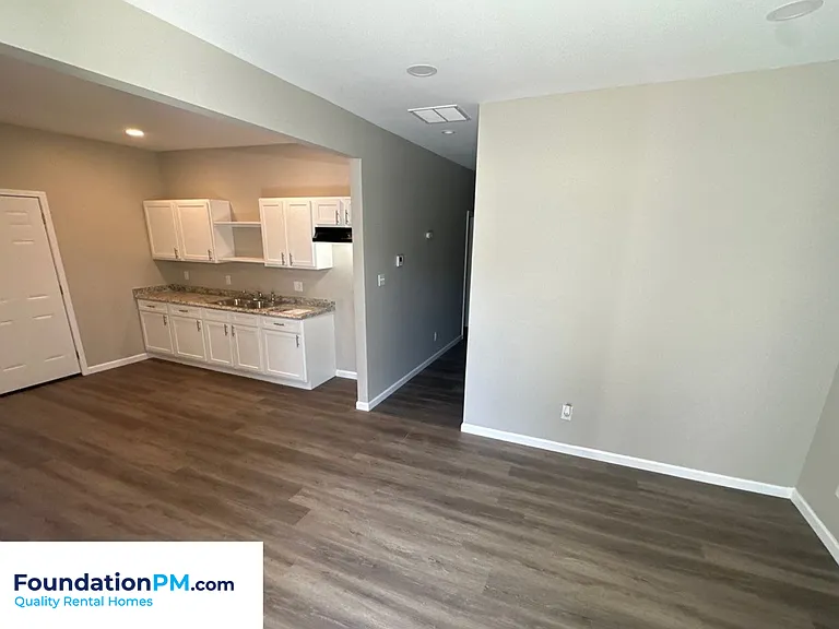772 Pearce St — Photo 6