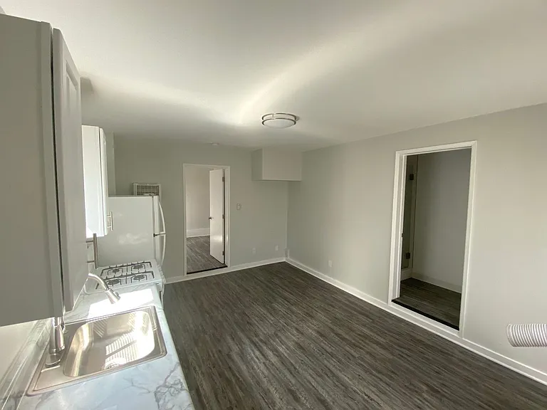 478 Landfair Ave — Photo 32