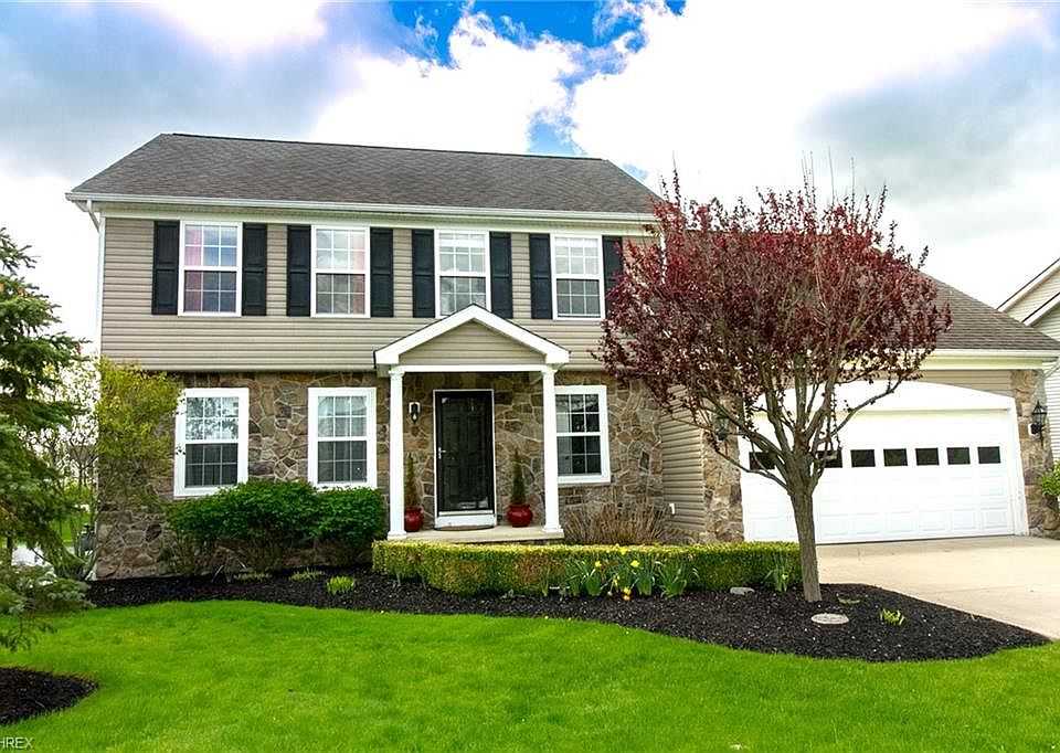 1st image of 113 Fox Pointe Dr