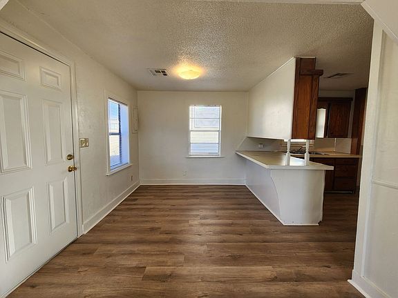 4th image of 829 N Union Ave