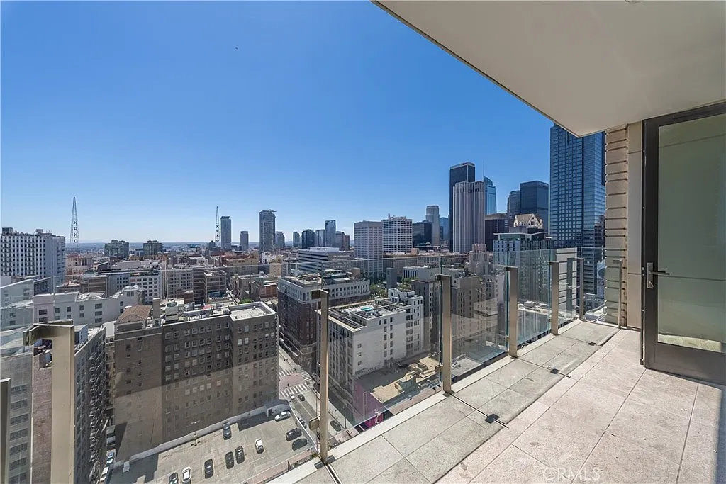 1 bed, 617 sqft, $2,850 — Photo 3