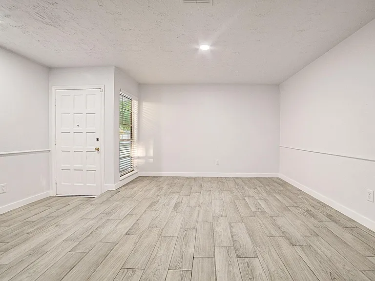 3918 Cypressdale Dr — Photo 9