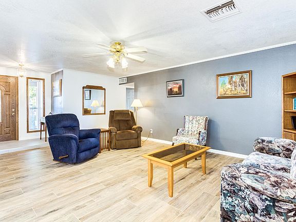 3rd image of 2909 E Juanita Ave