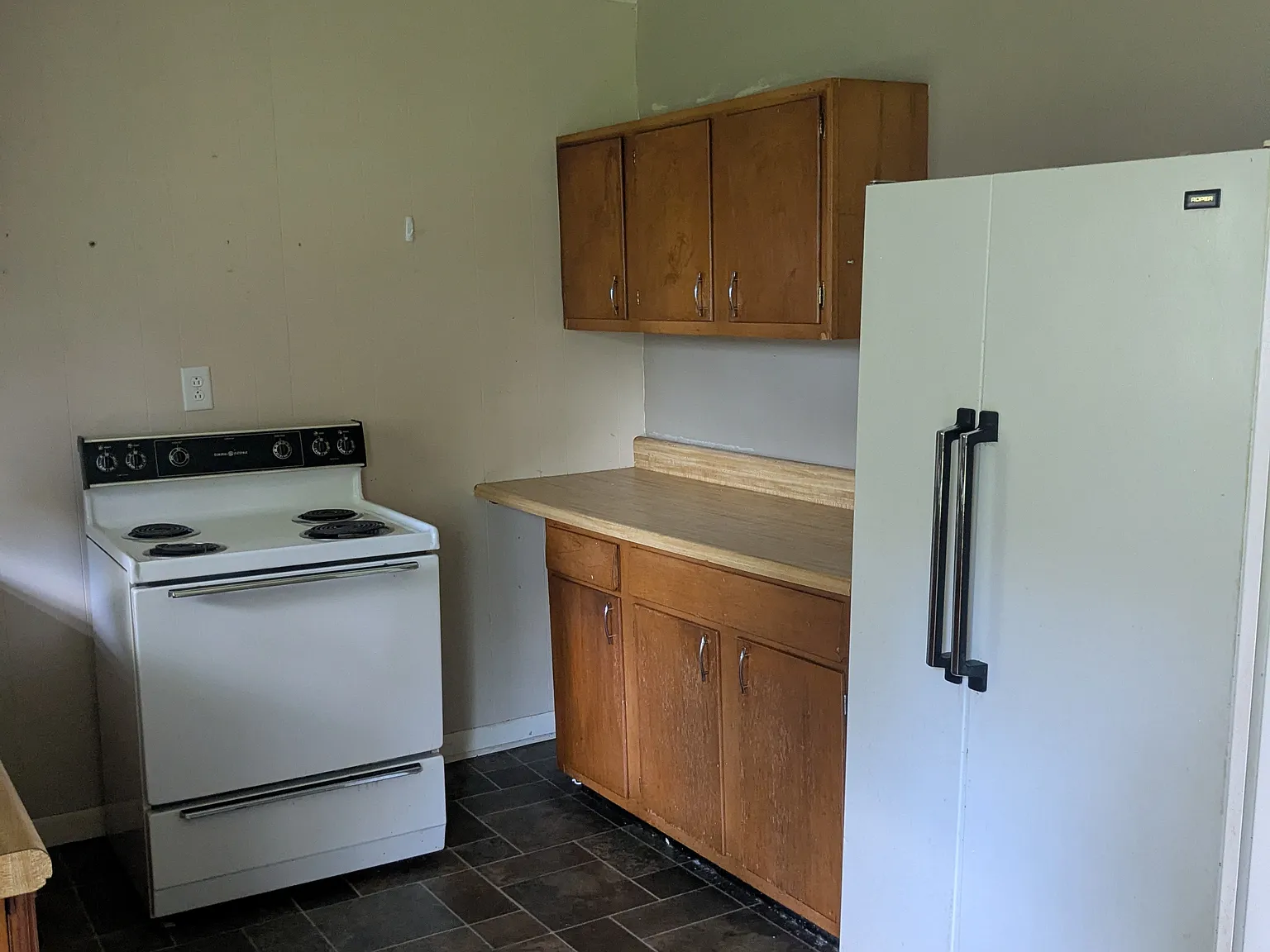 125 Whiteside St — Photo 4