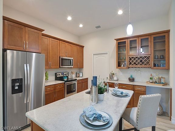 5th image of 3311 SW 27th Place Cpe