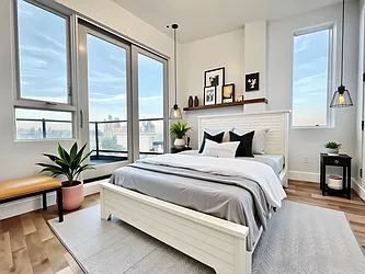 195 Greenpoint Avenue, #2