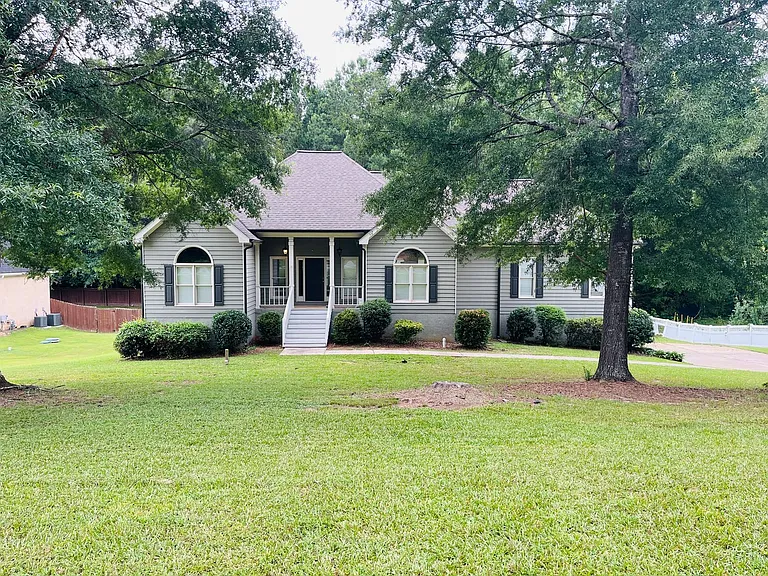 70 Indian Bluff Dr — Photo 1