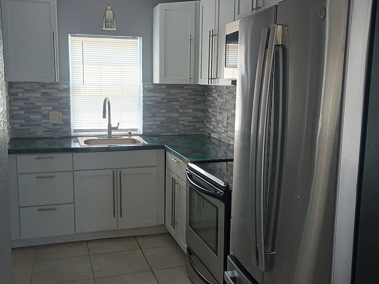 1758 S Meridian Ave — Photo 1