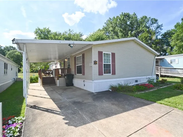 25 Dogwood Dr, Beloit, OH 44609