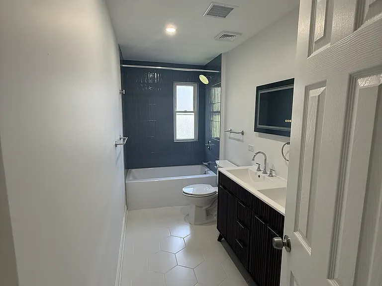 Fairview Ave — Photo 10