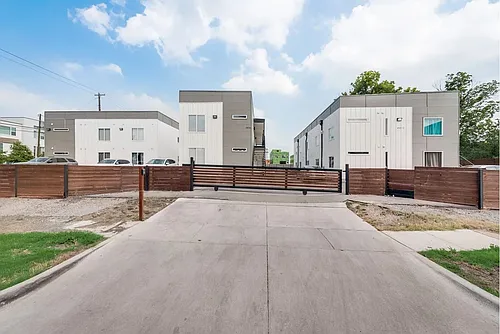 1516 N Carroll Ave #101 Photo 1